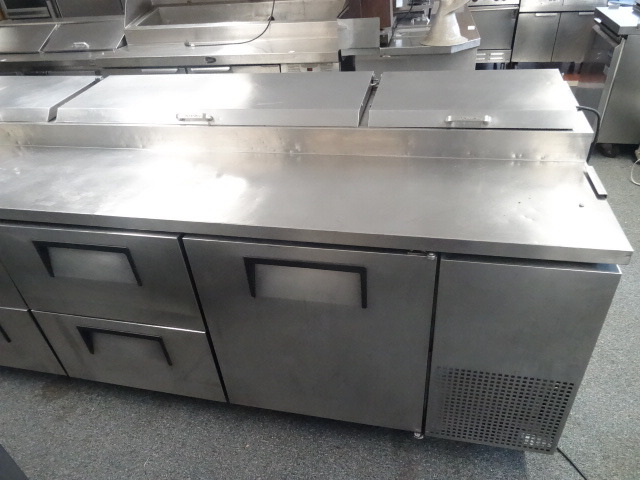 lot 70 image: Prep Fridge