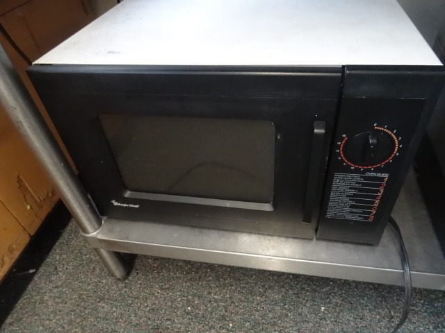 lot 100 image: Microwave