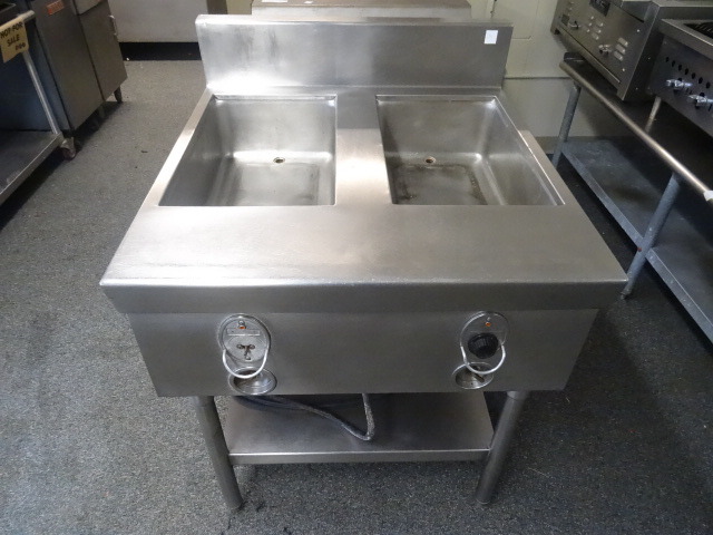 lot 114 image: Steam Table