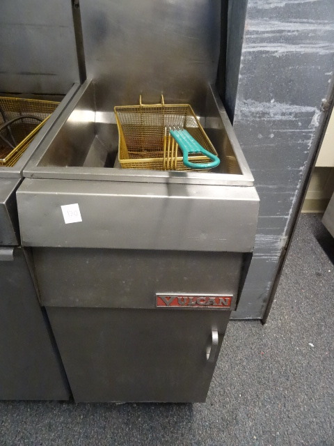 lot 120 image: Deep Fryer