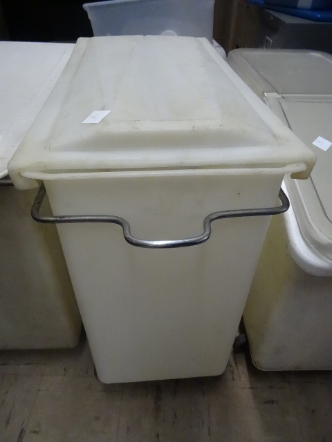 lot 146 image: Dry Ingredient Bin