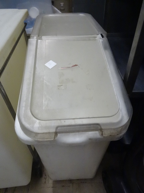 lot 147 image: Dry Ingredient Bin