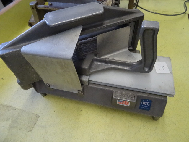 lot 178 image: Tomato Slicer