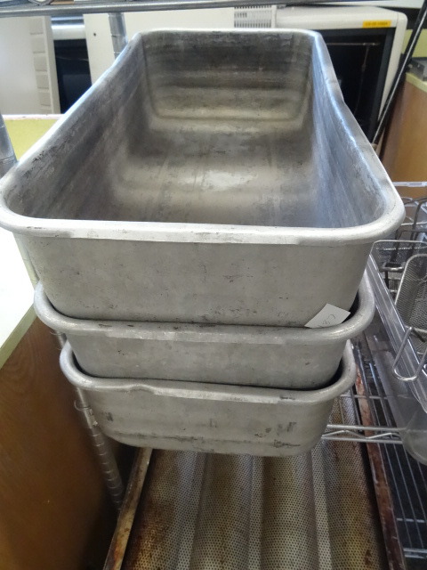 lot 187 image: Roasting Pans