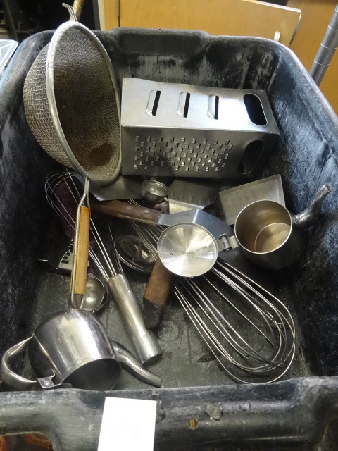lot 189 image: Utensils