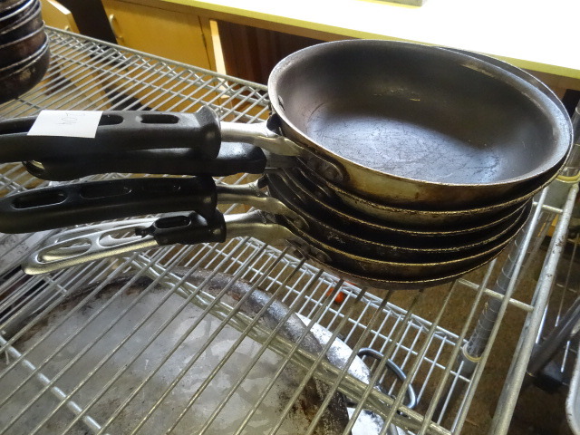 lot 204 image: Sautee Pan