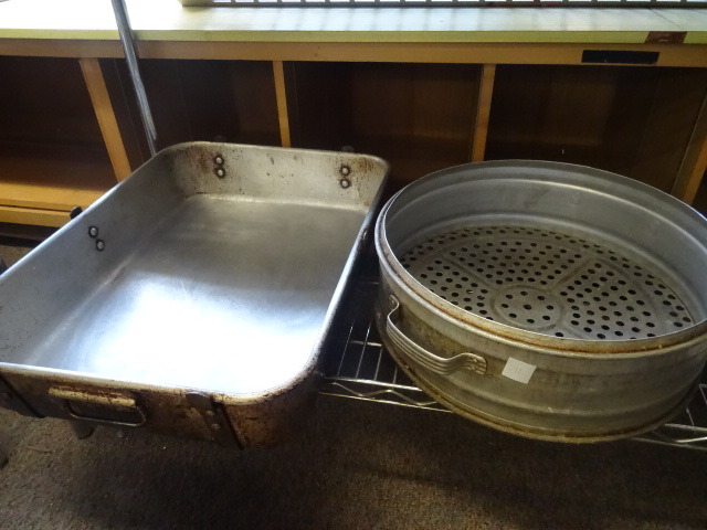lot 212 image: Roasting Pan
