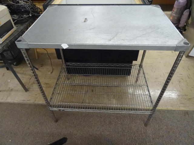 lot 254 image: Wire Shelf Table