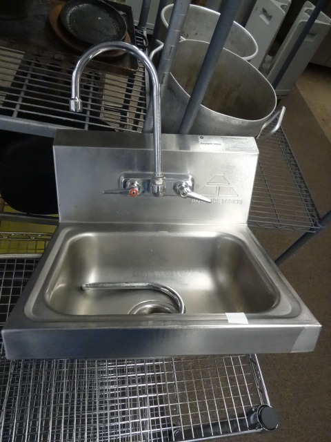 lot 261 image: Hand Wash Sink