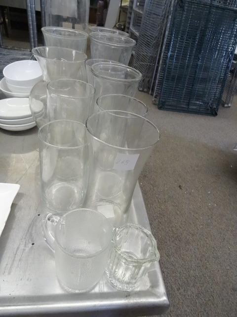 lot 265 image: Vases