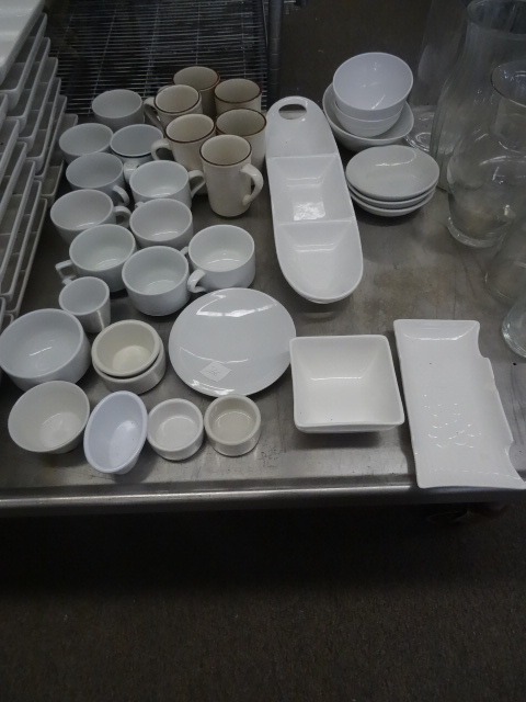 lot 266 image: Cups