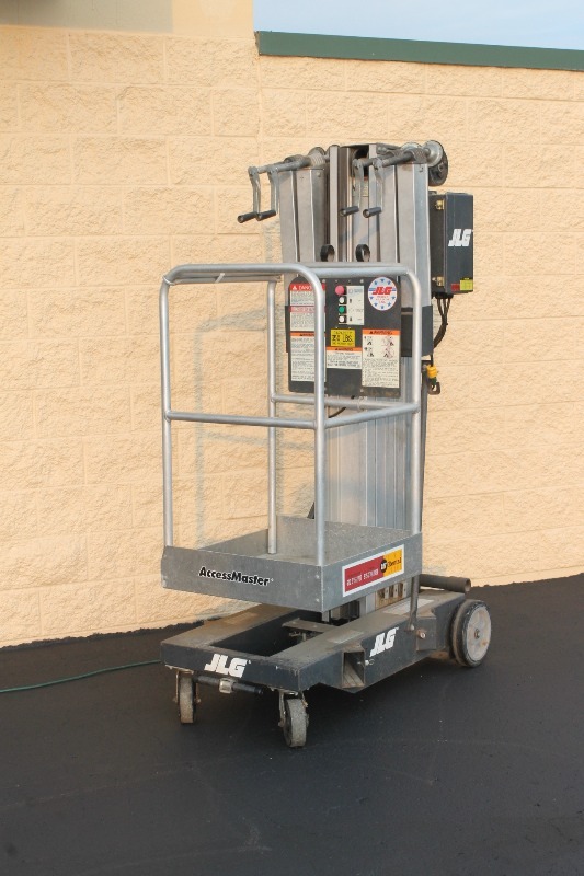 JLG AccessMaster Personnel Lift