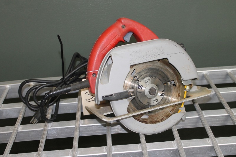 Milwaukee HD 7 14 Circular Saw