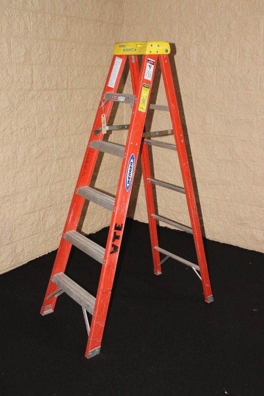 WERNER Extra HD Fiberglass Ladder