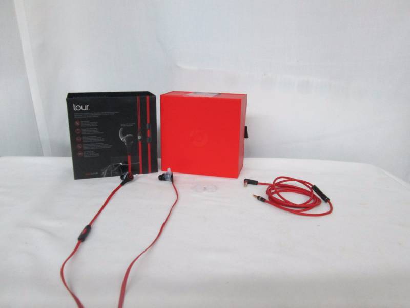 lot 21 image: Beats by Dr. Dre Tour 2.0 In-Ear Headphones