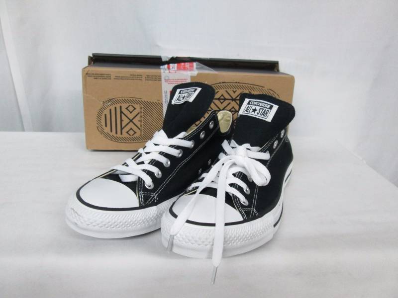lot 64 image: Converse Unisex Chuck Taylor All Star Low-Cut Sneaker