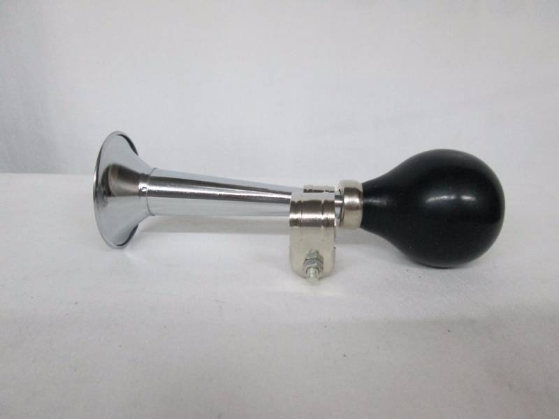 lot 83 image: Ventura Bicycle Air Horn