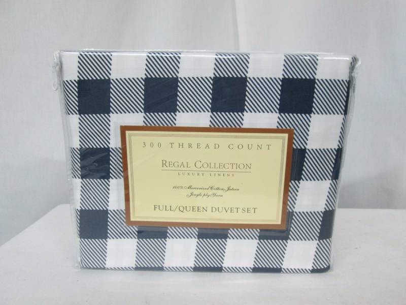 lot 70 image: Tuscan Paisley 300TC Reversible Duvet Cover Set