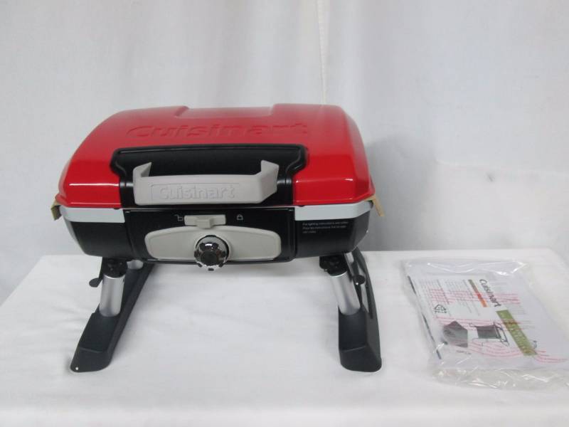 lot 30 image: Cuisinart Petit Gourmet Tabletop Propane Gas Grill