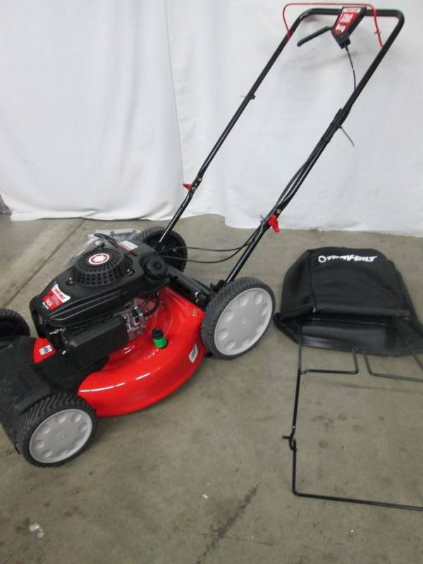 lot 11 image: Troy Bilt 21 3-in-1 Self Propelled Mower