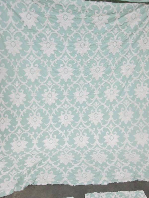 lot 37 image: Alcove Maisy Chenille Bedspread & Accessories - Queen