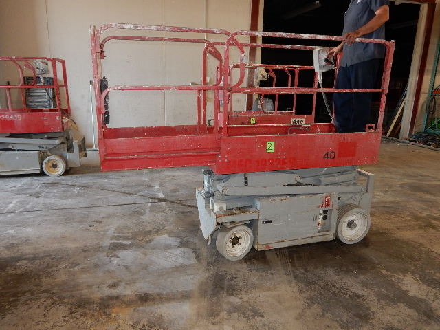 19 Ft MEC Scissor Lift
