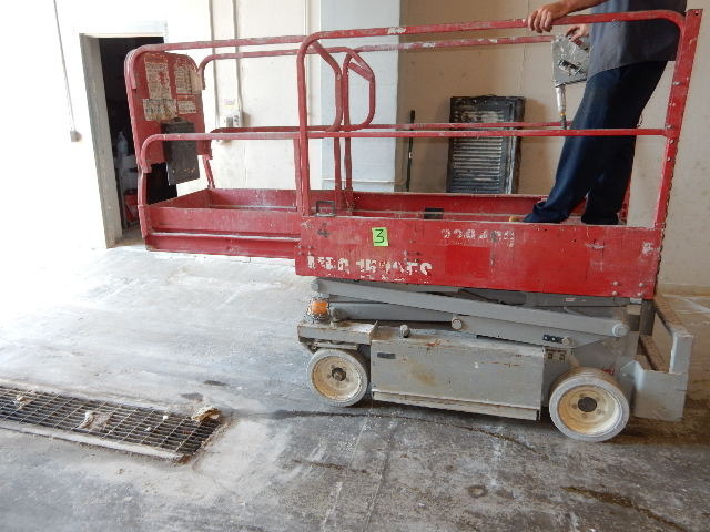 15 Ft MEC Scissor Lift
