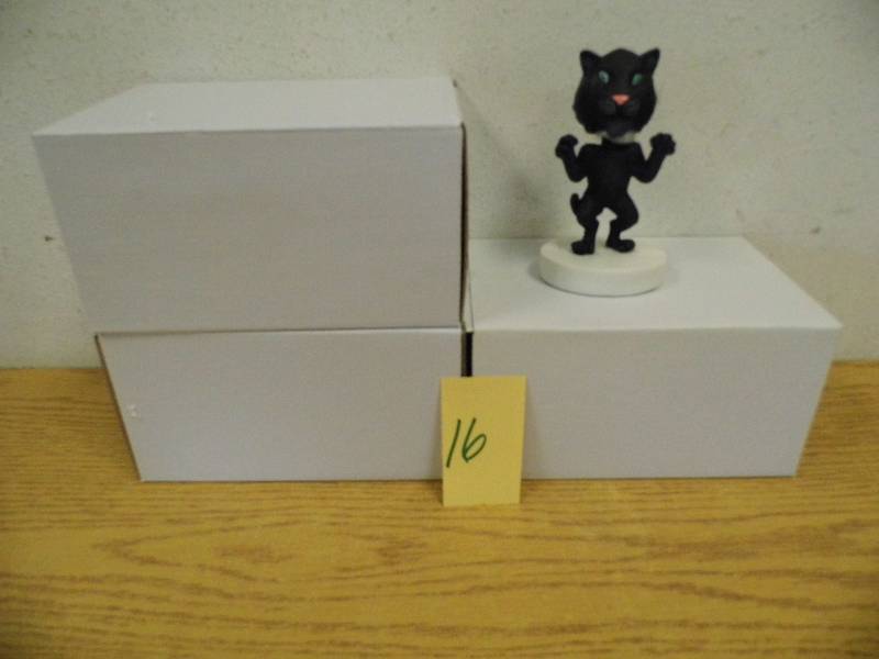 3 New Bobble Head Cats