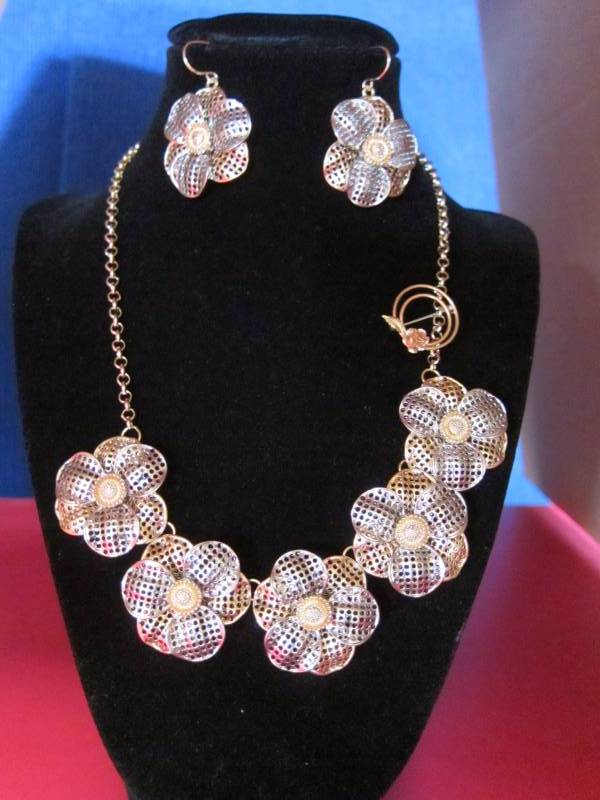 Necklace Set