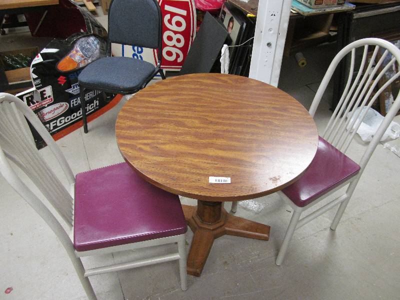 Round Kitchen Table with 2 Chairs