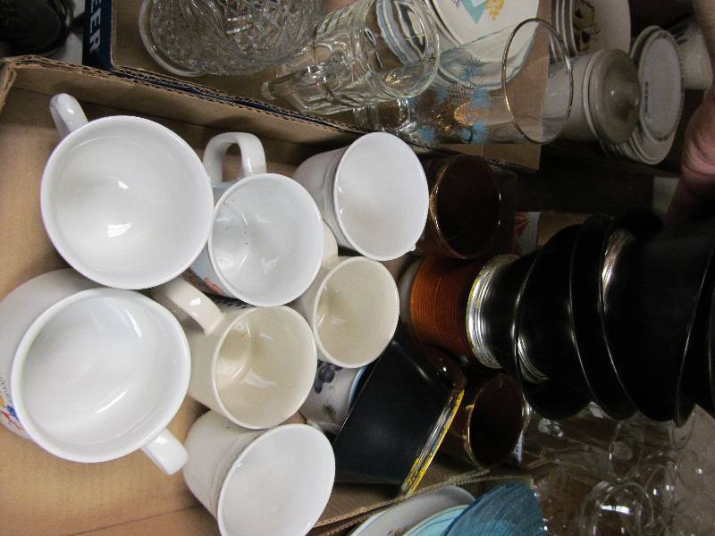 Large lot of coffee cups and bowls