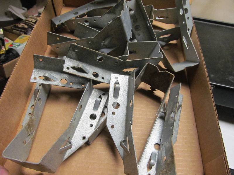 Lot of 10 2x4 brackets