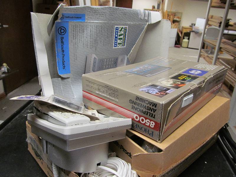 Lot of Cordless Phones and asnwering machines