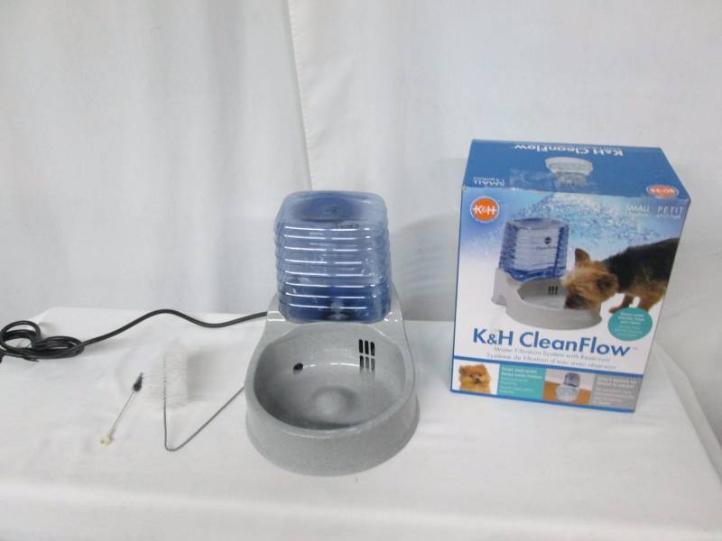 CleanFlow Pet 170-oz. Auto Water Dish w Reservoir