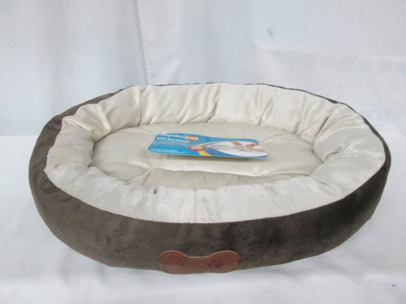 Petmate Doskocil Co 20 x 16 Oval Pet Bed