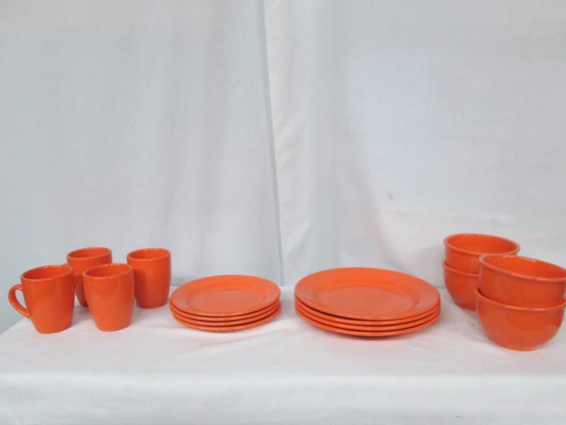 Alcove 16-pc. Stoneware Dinnerware Set