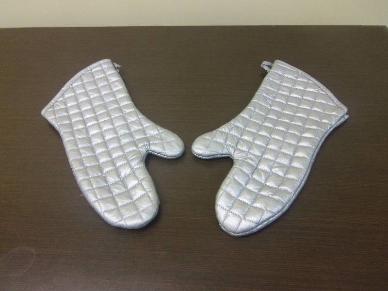 Parvin Oven Mitts