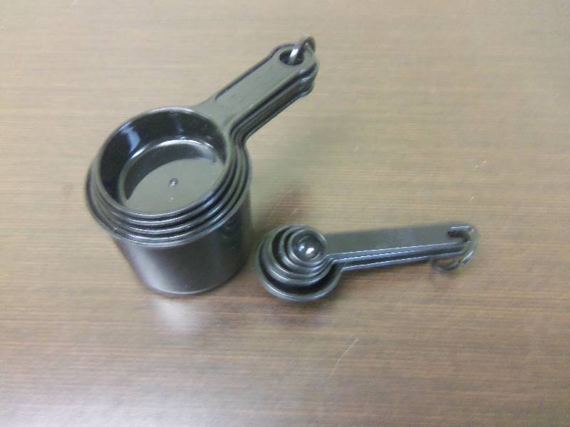 Measuring Cups & Spoons