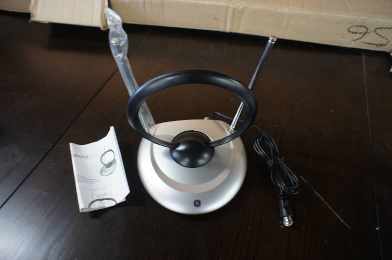 GE Easy Adjust Antenna for TVs  FM Stereos