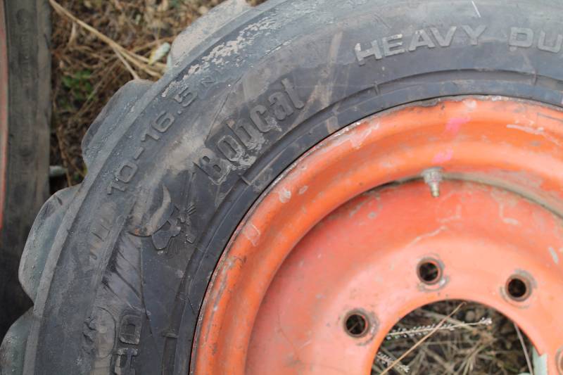 Bob Cat Tire