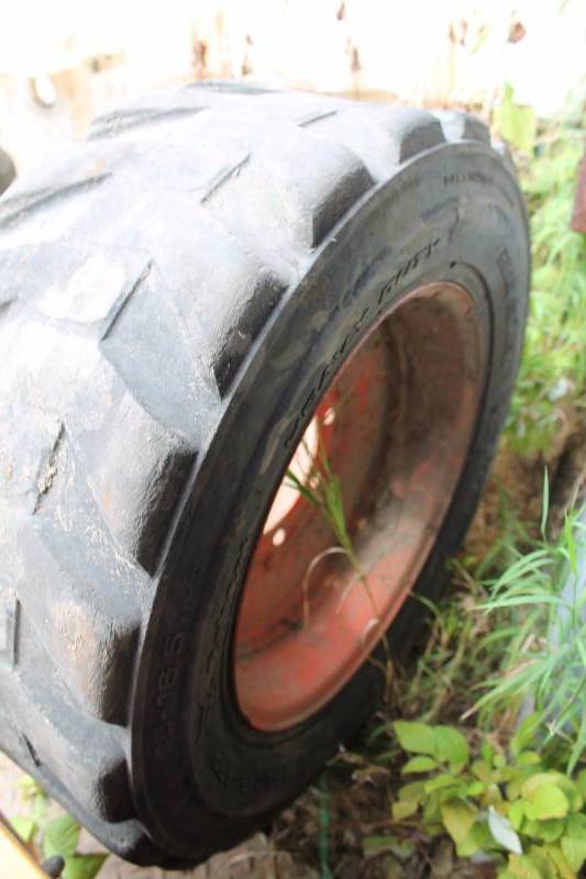 Bob Cat Tire