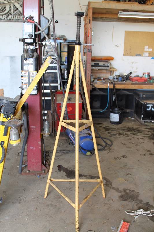Exhaust Stand