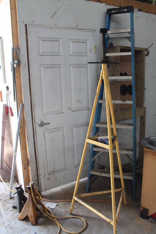 Exhaust Stand