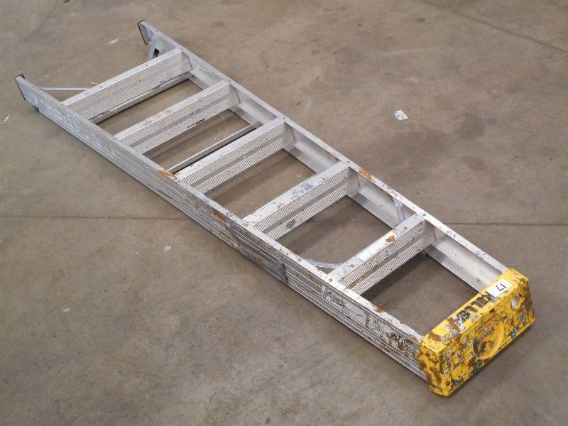 lot 17 image: Keller 6ft Aluminum Step Ladder ...