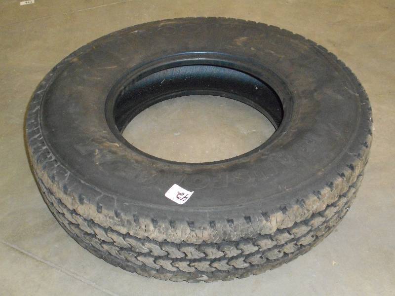 lot 42 image: (1) Firestone Transfoce AT LT23585...