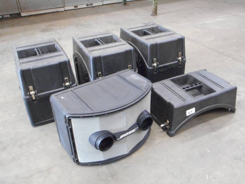 lot 47 image: (4) Bose 802 Series II Professional...