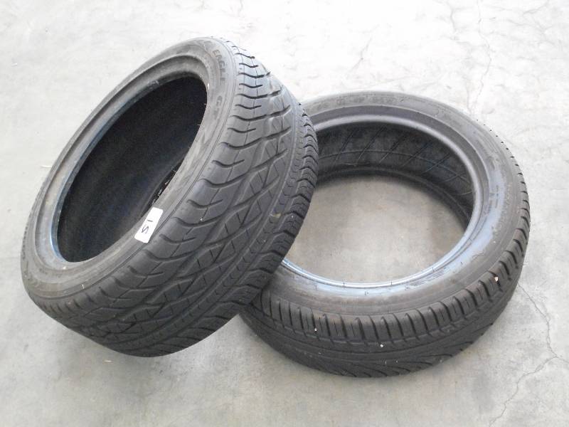 lot 51 image: (1) Goodyear Eagle GT 2354517 Tir...