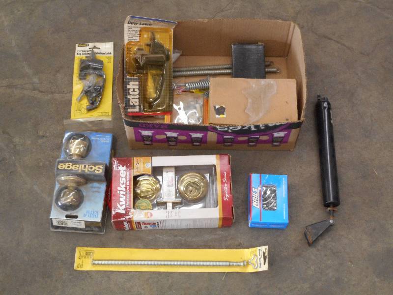 lot 71 image: Lot Of Misc Door Knobs-Door Latches...