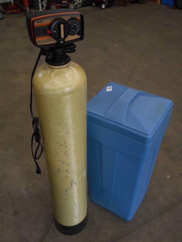lot 83 image: Park International 11.59-Gallon 150...