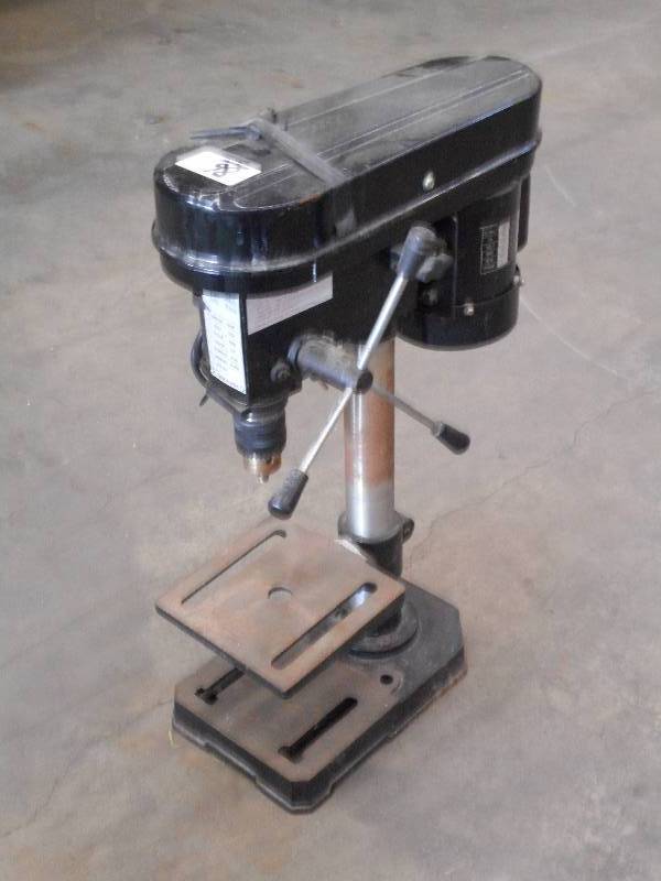 lot 86 image: 120Volt 5-Speed Benchtop Drill Pres...
